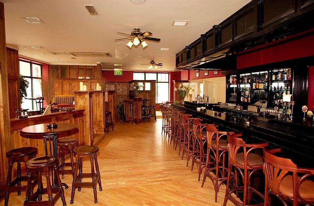 The Clonakilty Hotel ภายนอก รูปภาพ