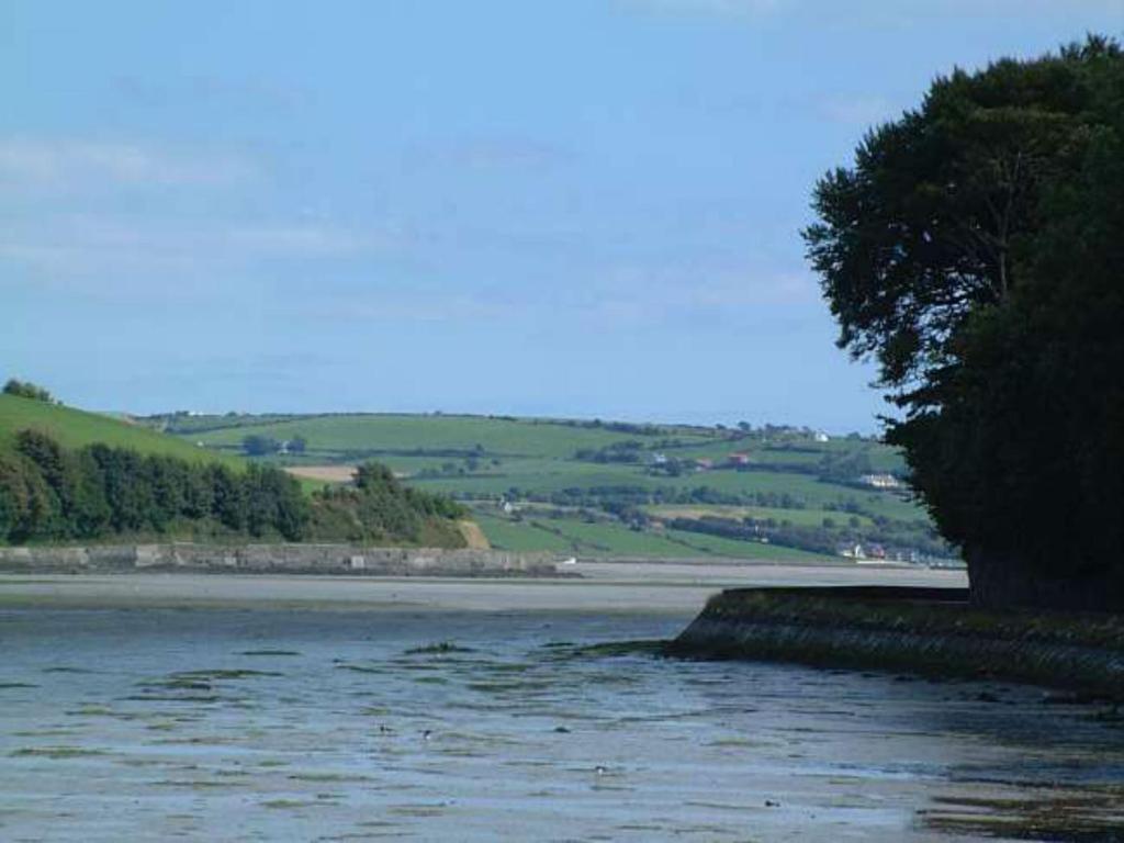 The Clonakilty Hotel ภายนอก รูปภาพ