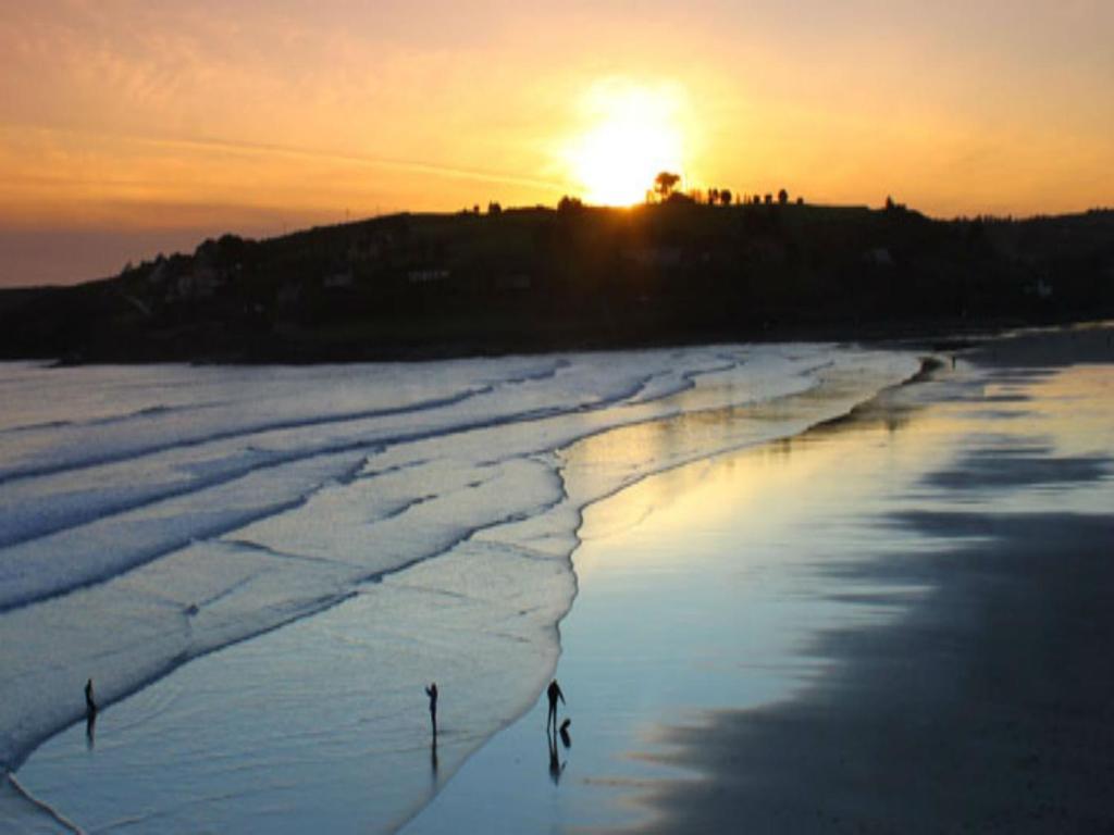 The Clonakilty Hotel ภายนอก รูปภาพ